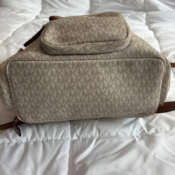 Michael Kors 35T9GAYB7B-149 Abbey Cargo Backpack Vanilla - Picture 4 of 13